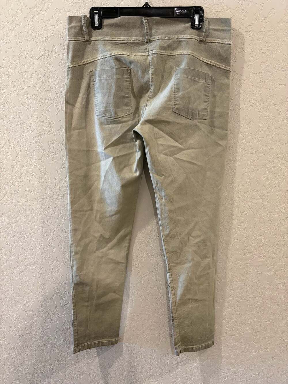 Made In Italy Embellished Dreamcatcher Print Pants - Picture 7 of 12